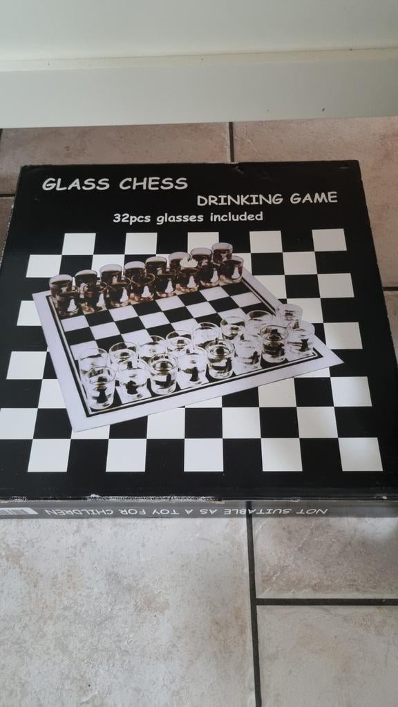 Glass chess drinking game, Ophalen