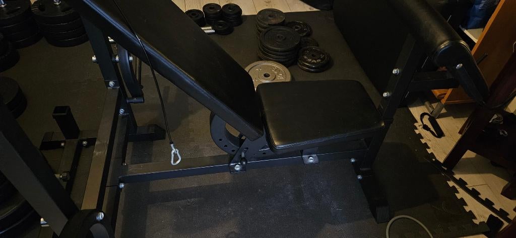 Fitness bank + gewichten + halterstangen, Sport en Fitness, Fitnessmaterialen, Ophalen, Zo goed als nieuw, Benen, Fitnessbank