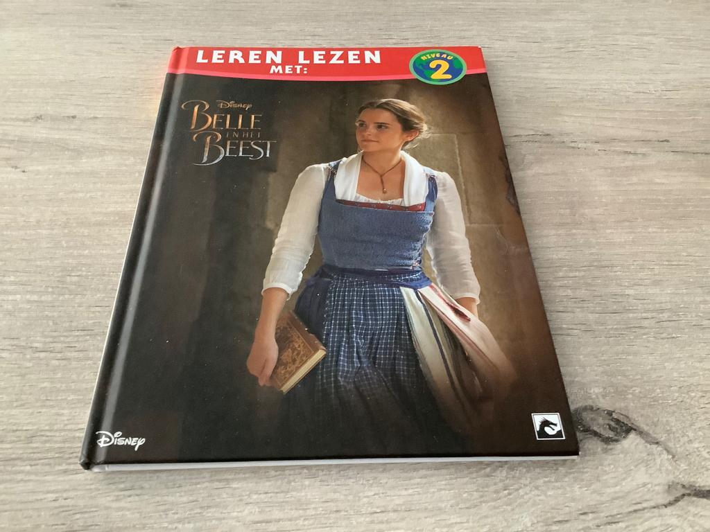 Disney leren lezen met Belle en het beest (AVI 2), Ophalen of Verzenden, Zo goed als nieuw, Taal en Lezen