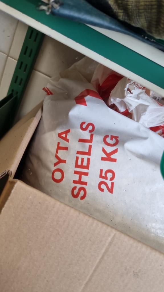 Gratis gemalen oesterschelpen, Diversen, Ophalen, Zo goed als nieuw