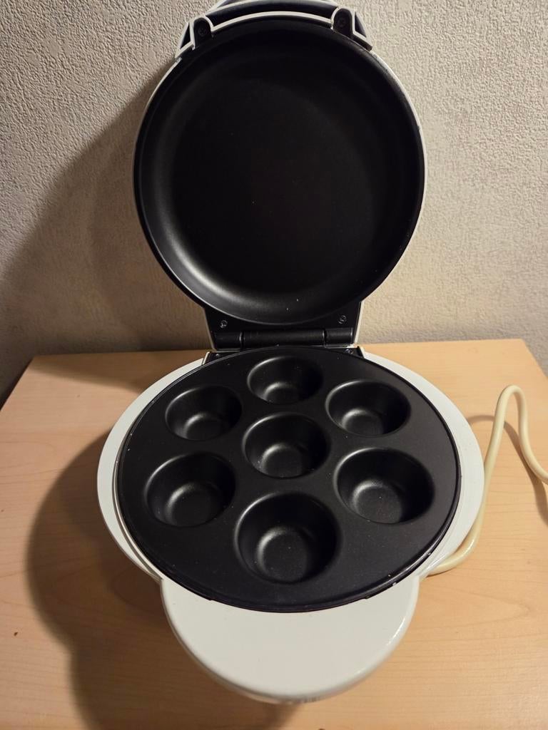 Mini cupcake maker, Hobby en Vrije tijd, Taarten en Cupcakes maken, Ophalen, Cupcakes