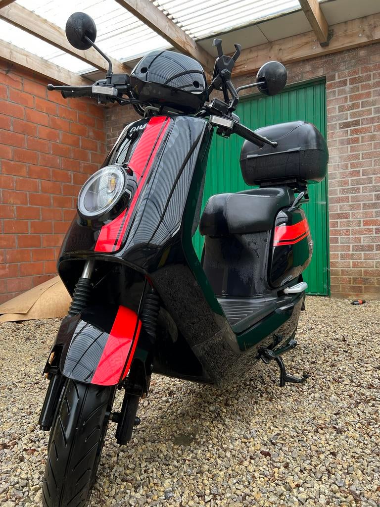 Scooter NIU NQi Pro full option + 3 helmen, Ophalen