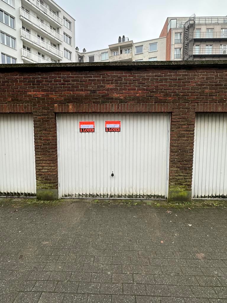MONTGOMERY - Parking Box fermé à louer, Immo, Garages & Places de parking, Bruxelles
