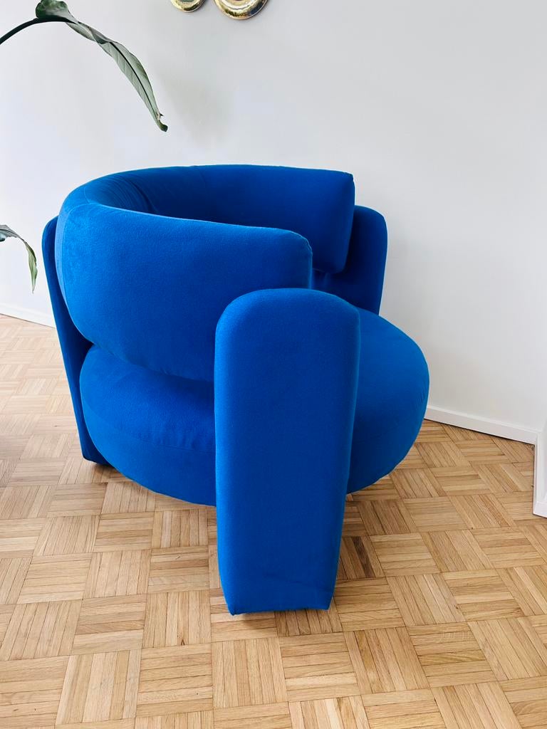Fauteuil tripode bleu  en tissu type feutrine de chez Sweeek, Maison & Meubles, Fauteuils, Enlèvement, Comme neuf