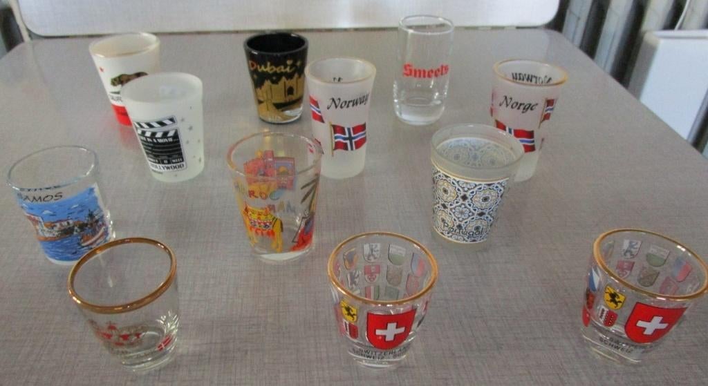 Collection de 12 verres à shots du monde entier - DÉSTOCKAGE, Enlèvement ou Envoi