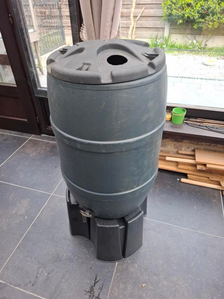 Regenton op voet met kraantje, Tuin en Terras, Ophalen, Met kraantje