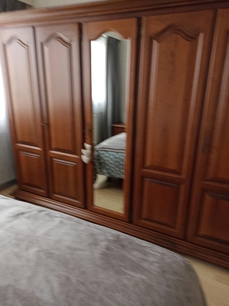 Armoire 5 portes bois avec miroir, Enlèvement, Utilisé
