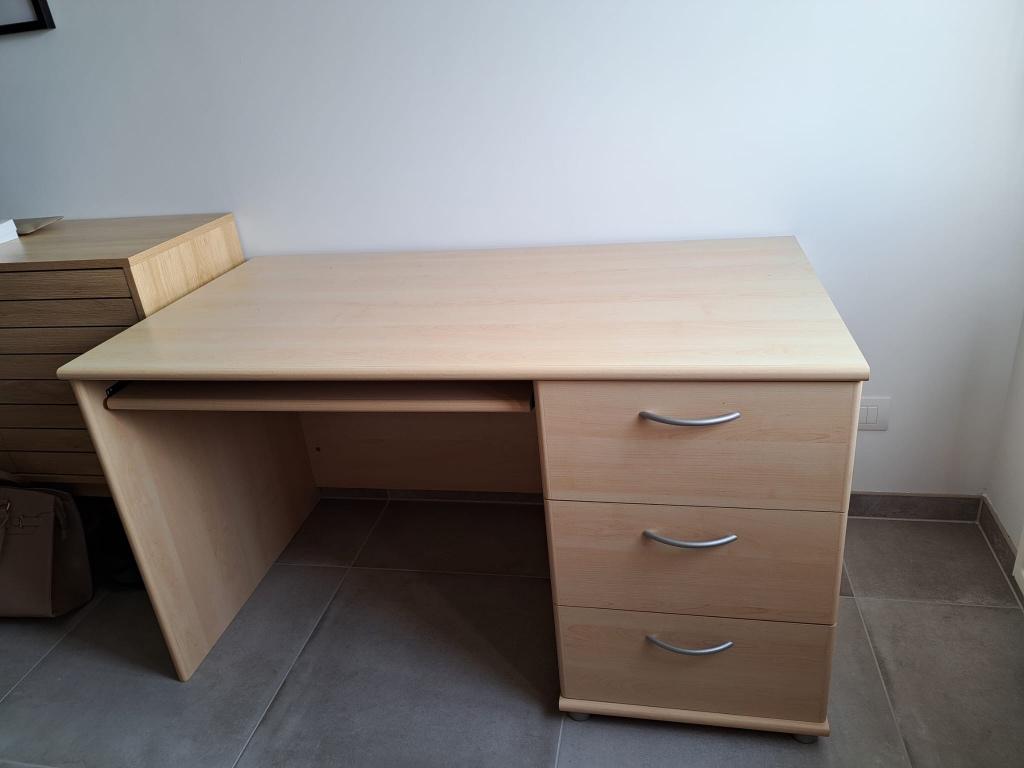 Bureau in licht hout, Huis en Inrichting, Bureaus, Gebruikt, Ophalen