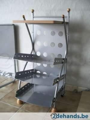 Kranten-bijzetrekje in zeer perfecte staat 5EUR, Huis en Inrichting, Woonaccessoires | Krantenbakken en Lectuurbakken, Zo goed als nieuw