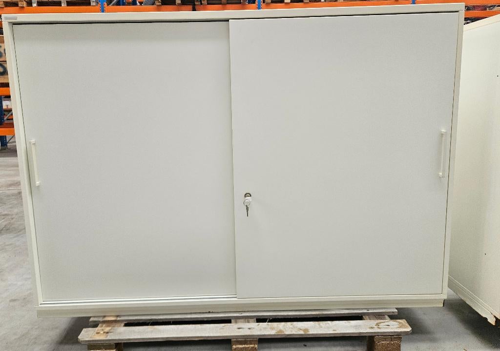 Commode blanche, Maison & Meubles, Armoires | Commodes, 3 ou 4 tiroirs, Enlèvement, Utilisé, 100 à 150 cm