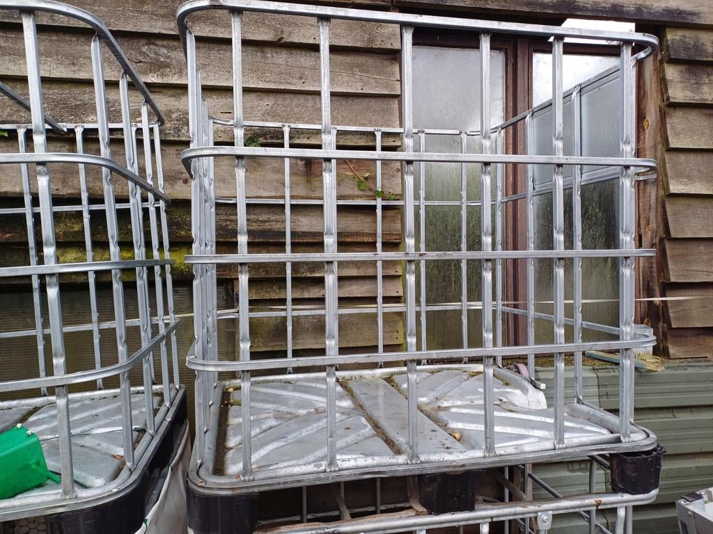 IBC korven leeg op plastic pallet of metaal, Ophalen, Gebruikt, Metaal