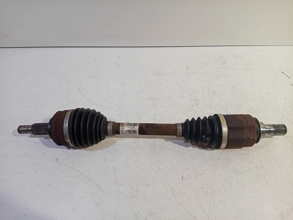 Aandrijfas links voor Renault Clio, Onderdelen@venauto.nl, Van der Ven Autorecycling B.V., Gebruikt, Ettenseweg 76, 4706 PB Roosendaal, The Netherlands