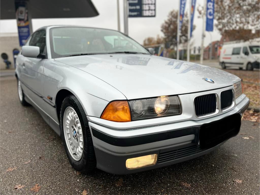 Bmw e36 coupé 320i m50b20 OLDTIMER très bon état ! ! !, Autos, BMW, Particulier, Série 3, ABS, Airbags, Air conditionné, Alarme