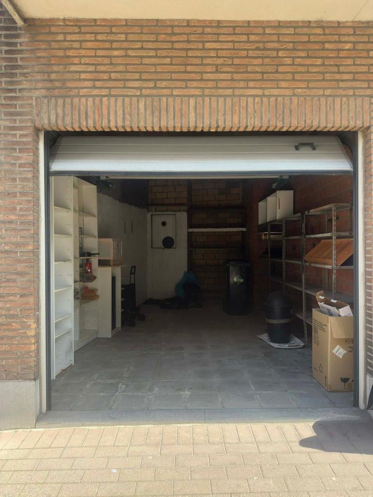 Ruime garage Sint-Annastraat Zottegem, Immo, Garages & Places de parking