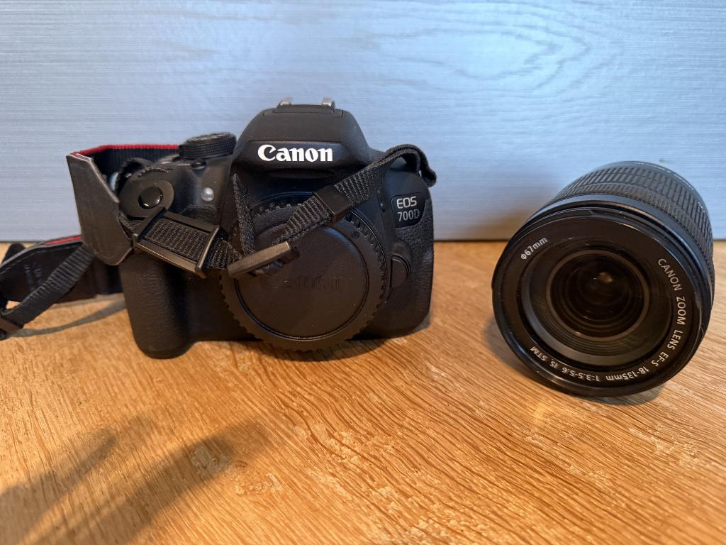 Canon 700D met uitlans 18-135, Audio, Tv en Foto, Ophalen, Gebruikt, Spiegelreflex, Canon