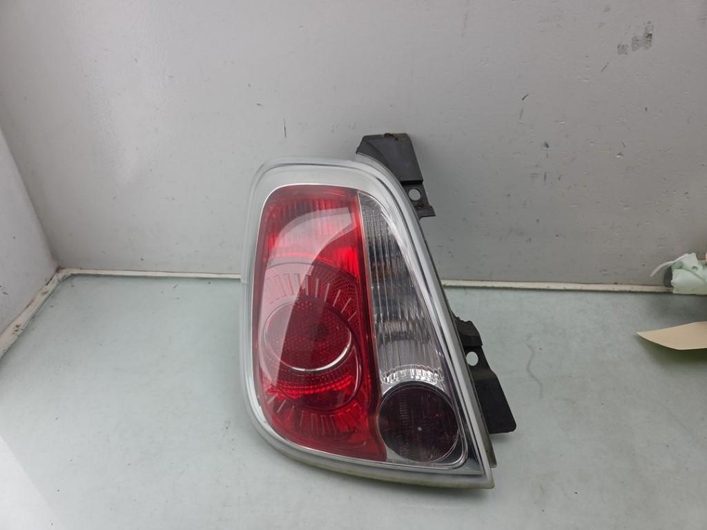 FEU ARRIÈRE GAUCHE Fiat 500 (312) (|51885550|), Autos : Pièces & Accessoires, FCA Germany GmbH, IPC D1-09 Bahnhofsplatz
65423  Rüsselsheim am Main, DE