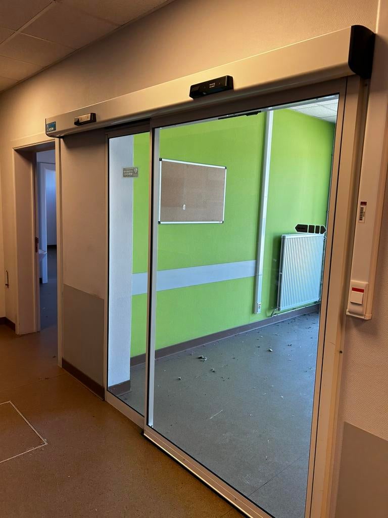 Te koop automatische deur eta9 h 2,04 x1,80 m, Zakelijke goederen, Kantoor en Winkelinrichting | Onderdelen, Ophalen of Verzenden