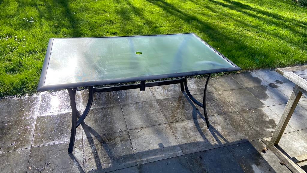 Mooie tuintafel met glazen blad en aluminium onderstel, Tuin en Terras, Tuintafels, Ophalen, Gebruikt, Rechthoekig, Aluminium