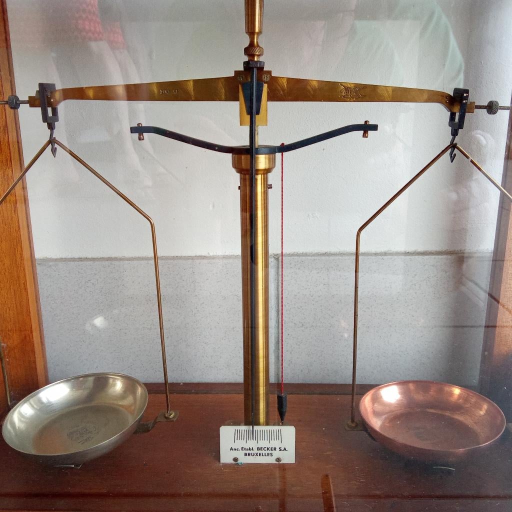 APOTHEKERSWEEGSCHAAL, Antiek en Kunst, Ophalen