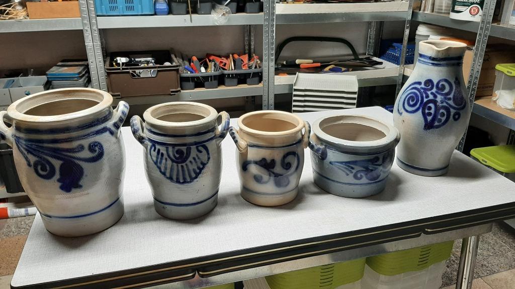 Blauwe smoutpot en kruik, Ophalen