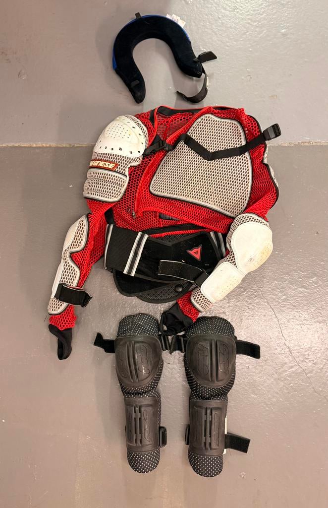 Carcasse poitrine protection moto enfant, Motos, Enlèvement, Seconde main, Enfants, Vêtements de motocross