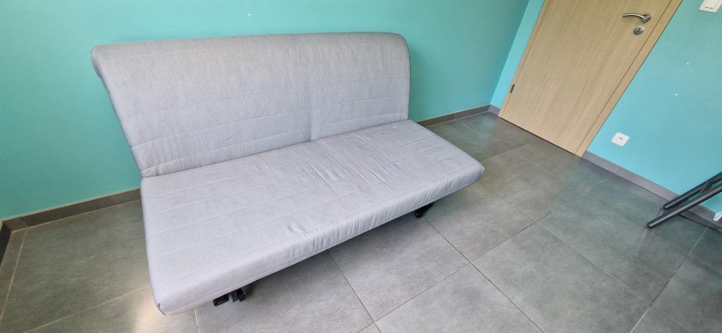 A vendre canapé lit, Maison & Meubles, 150 cm ou plus, Moins de 150 cm, Enlèvement, Utilisé