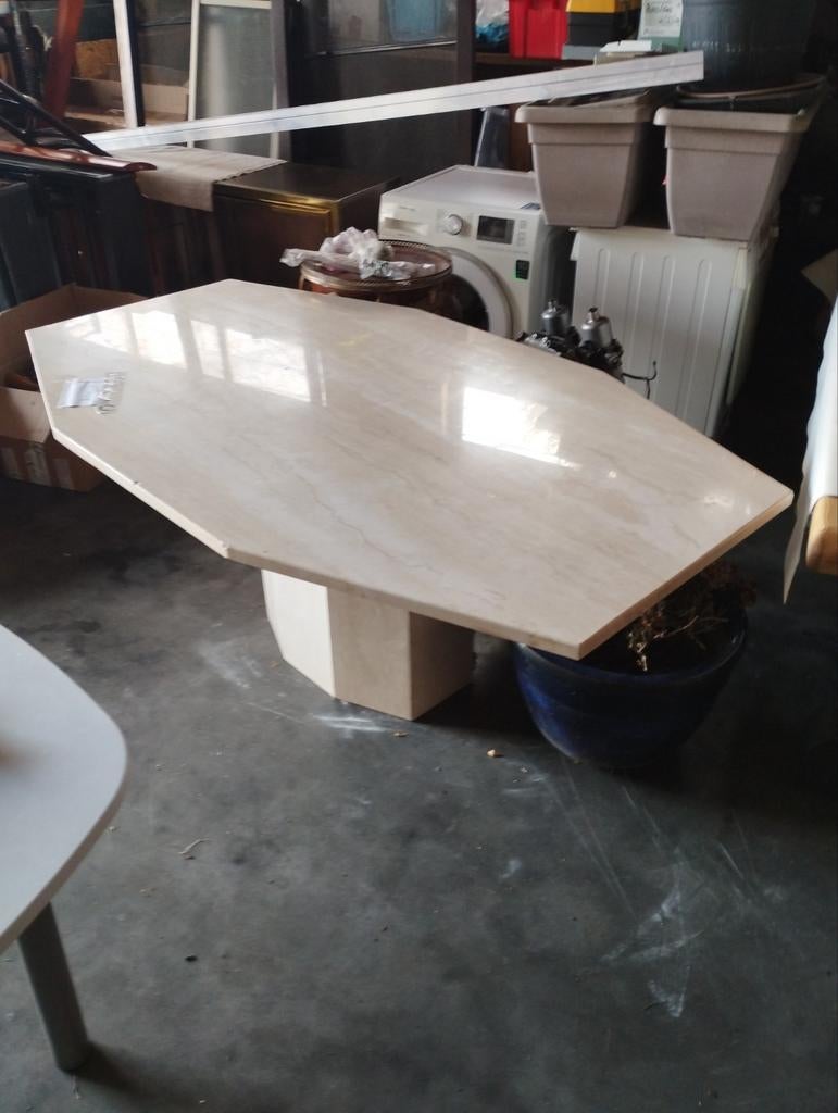Table à manger en travertin, 1,8 x 1,1 m, Enlèvement