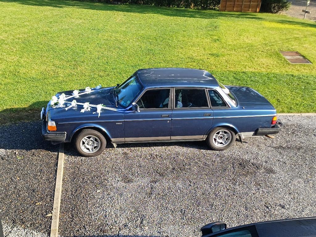 Volvo 240, Autos, Volvo, Achat, 4 portes, Bleu, 95 kW