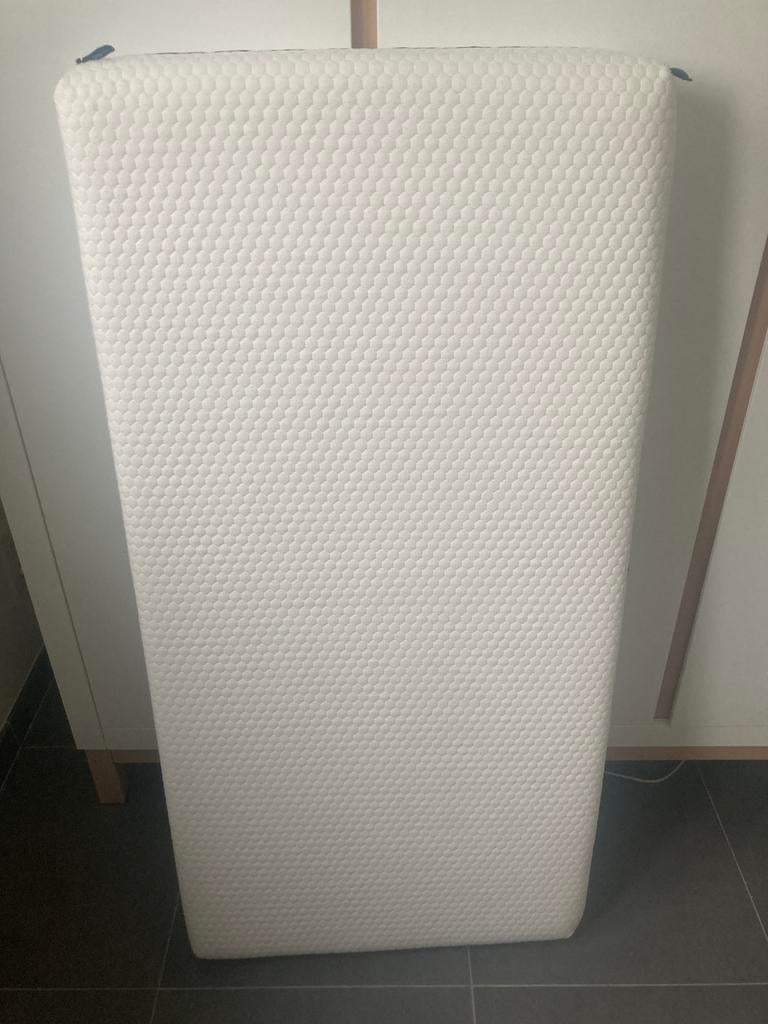 Matras + beschermer NIEUWSTAAT LEDIKANT, Enlèvement, Comme neuf, Matelas