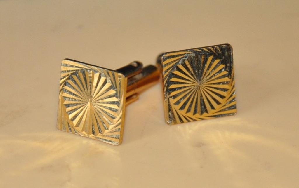 paire de bouton de manchette (bmx2011), Enlèvement ou Envoi, Utilisé, Doré