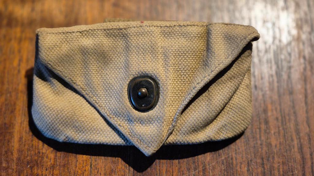 1942 US First aid pouch minder courant model, Ophalen of Verzenden, Landmacht, Overige typen