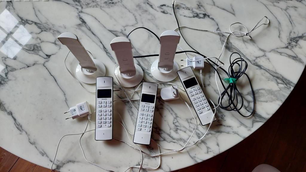 Téléphones fixes 3 combinés.  Blancs. Philips., Télécoms, Enlèvement, Comme neuf, 2 combinés