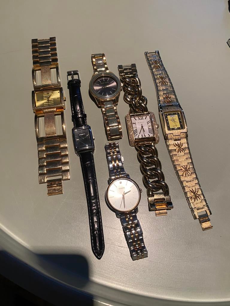 Dameshorloges   michael kors/ fossil / saigo/ ungaro…., Handtassen en Accessoires, Armbanden, Ophalen
