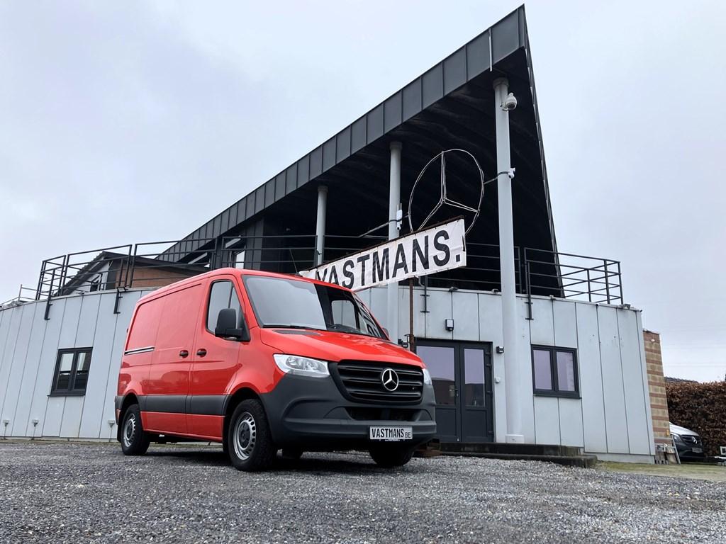 Mercedes-Benz Sprinter 37.190€+ BTW / H1 / 150 PK / L1H1 /, Autos, Rouge, Achat, Euro 6, Entreprise