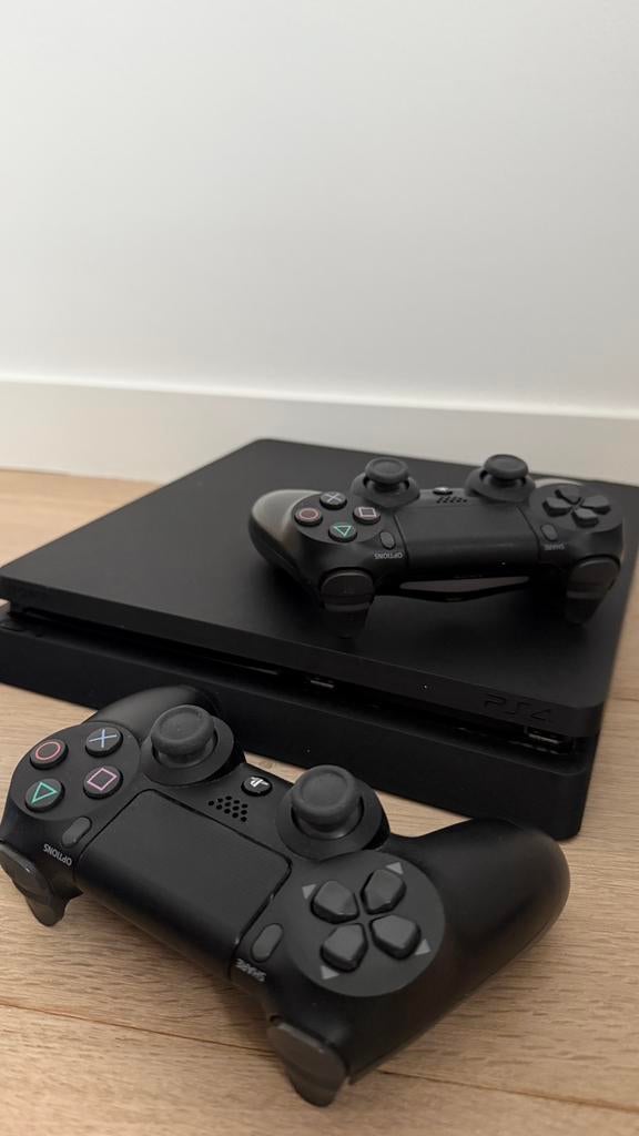 PlayStation 4 Slim, 3 joueurs ou plus, Enlèvement ou Envoi, Comme neuf