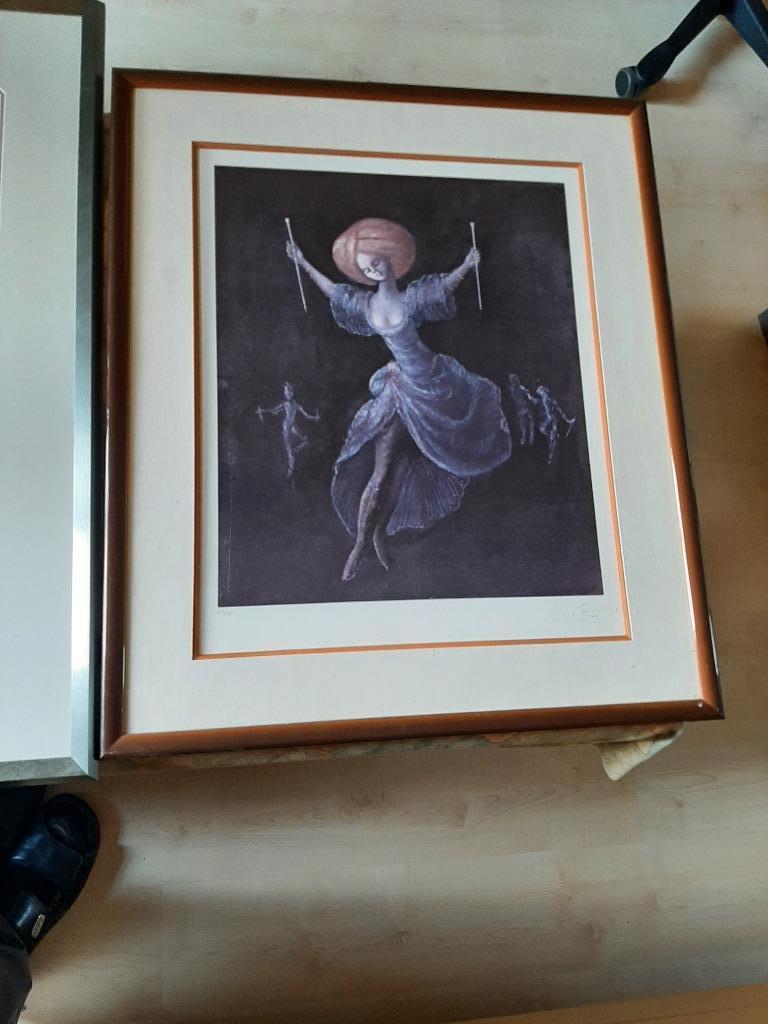 Leonor Fini Miracle aux aiguilles longues, Enlèvement