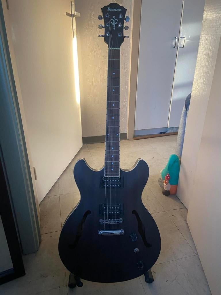 Semi akoestische gitaar, Ophalen