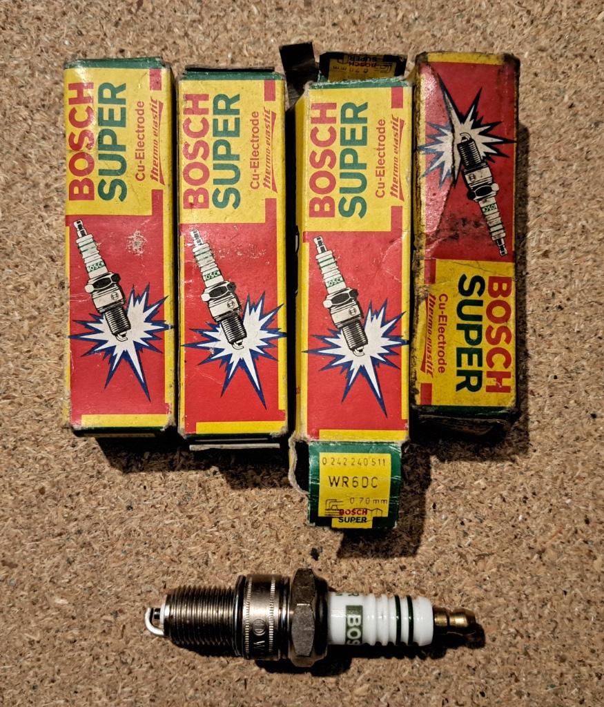 FIAT RITMO - 4 BOUGIES BOSCH - NEUF, Autos : Pièces & Accessoires, Enlèvement ou Envoi, Neuf, Fiat