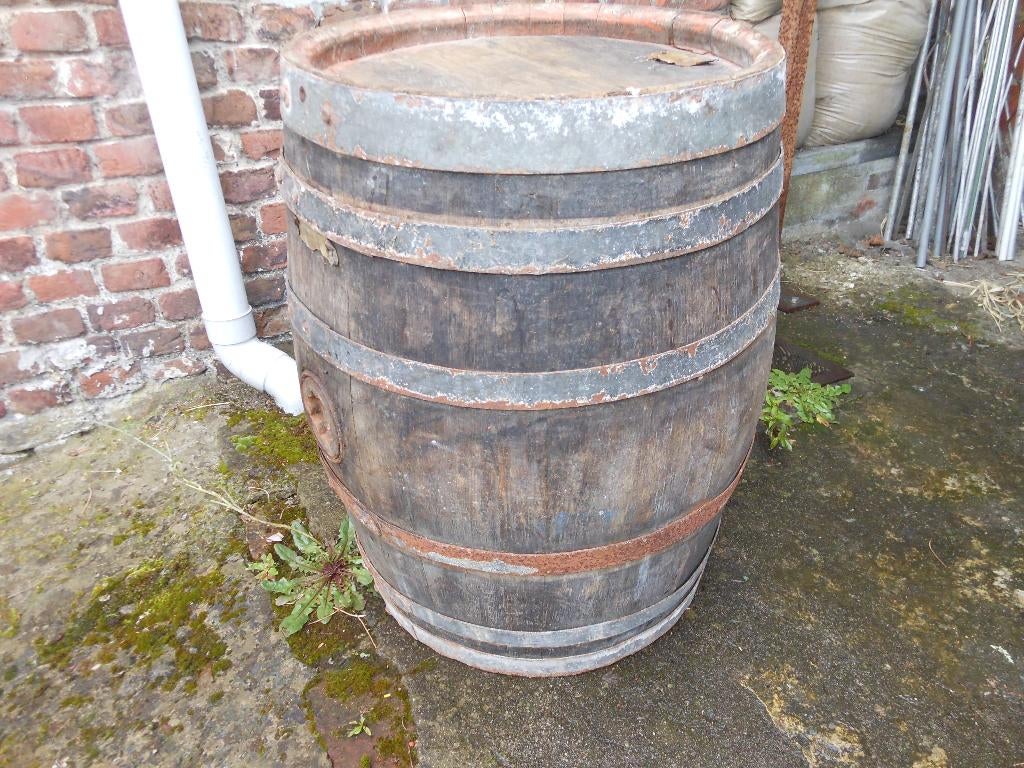 2 tonneaux chêne, Enlèvement