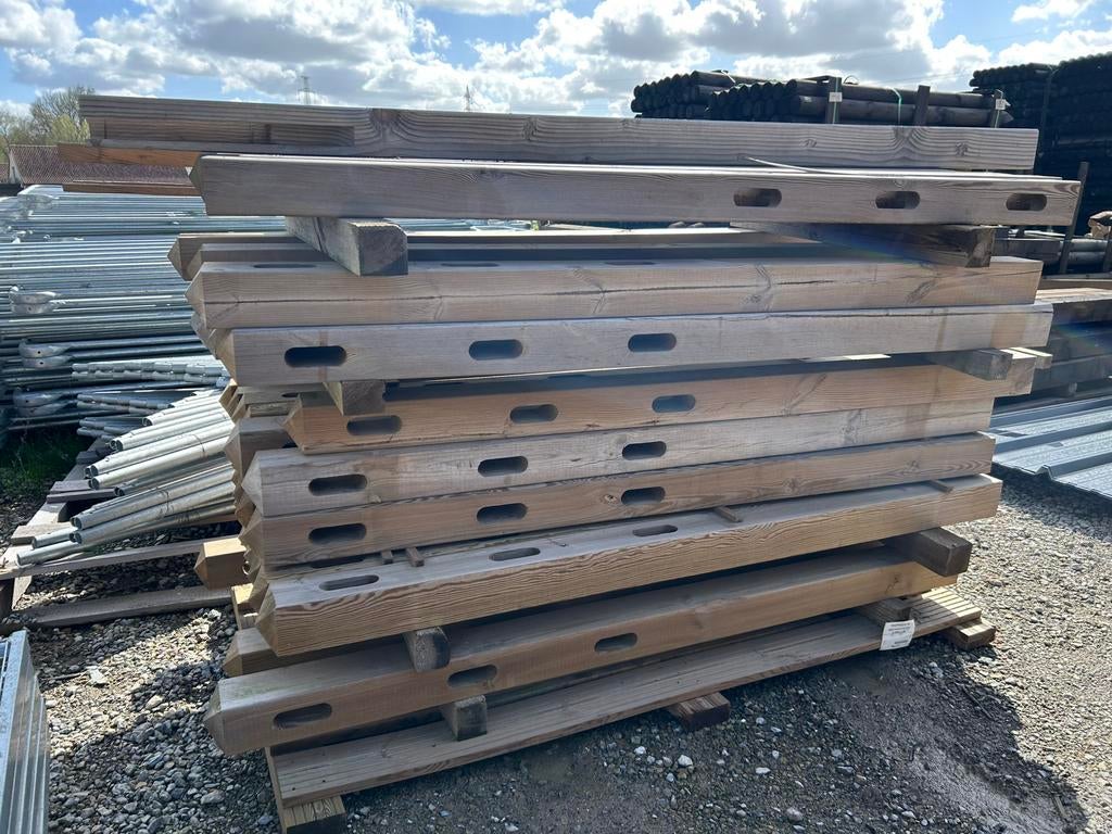 Lot houten weide palen, Ophalen, Zo goed als nieuw