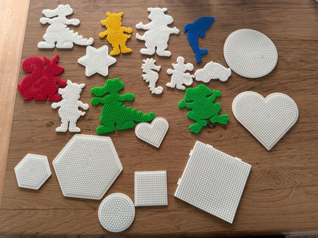 Strijkkralen set + grondplaten – veel vormen en kleuren, Ophalen, Zo goed als nieuw, Knutselen