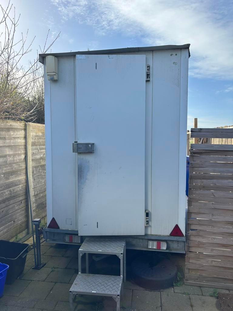 Koelwagen dubbelasser 280 x 180 volledige nieuwe electronica, Articles professionnels, Machines & Construction | Abris de chantier & Conteneurs