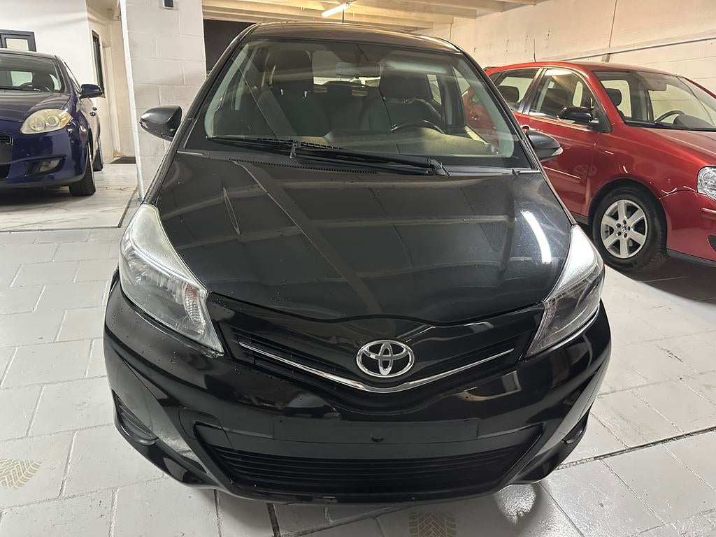 Totota yaris 1.3i / 2012 / 250.000km / full options.., Autos, Achat, Entreprise, Boîte manuelle, Yaris