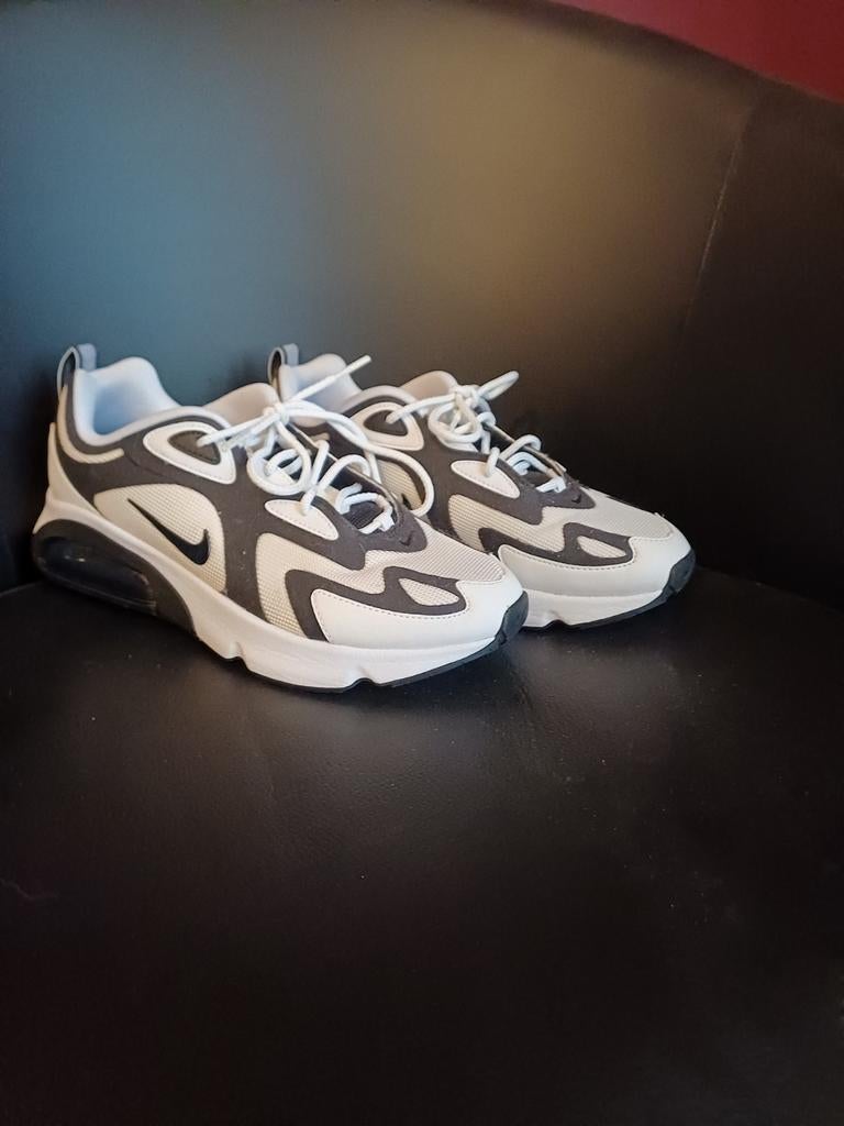 Nike Air 200 . Wit met blauw. Maat 40, Kleding | Dames, Schoenen, Wit, Nike, Ophalen of Verzenden, Zo goed als nieuw