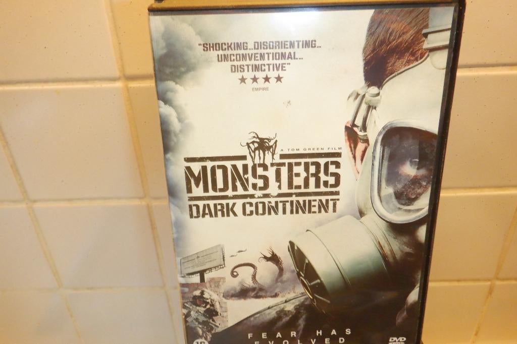 DVD Monsters Dark Continent., CD & DVD, DVD | Horreur, À partir de 16 ans, Envoi, Comme neuf, Monstres
