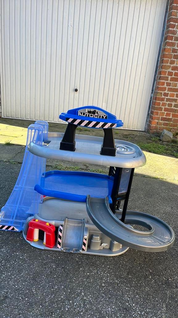 Tour de stationnement pour petites voitures, Enfants & Bébés, Jouets | Extérieur | Aires de jeux, Enlèvement ou Envoi, Utilisé