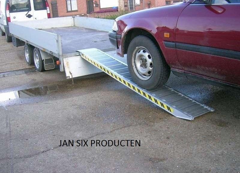 Alu. oprijplaten 2500 x 300 cap 2510 kg eigen gewicht 14.5, Enlèvement