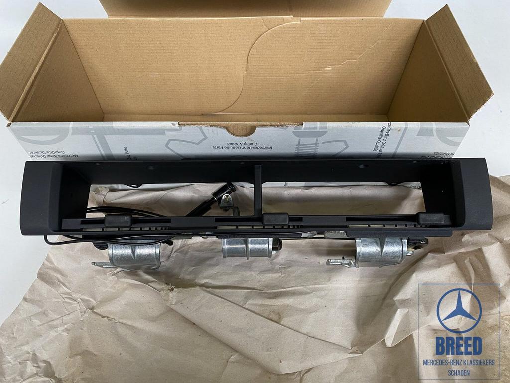 NOS raamwerk luchtrooster midden voor Mercedes-Benz W126, Neuf, -, -, Enlèvement ou Envoi