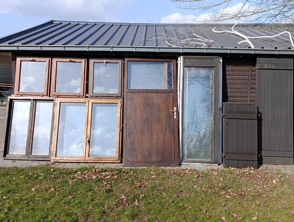 Meranti ramen en deuren, Ophalen