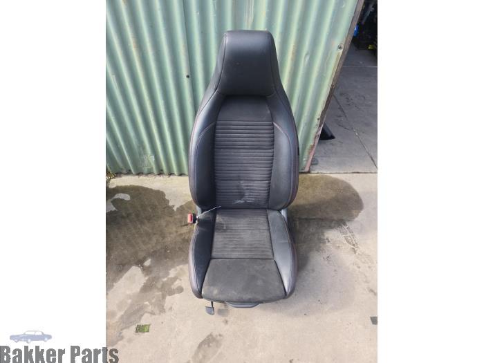 Siège gauche d'un Mercedes A-Klasse, -, 3 mois de garantie, Utilisé, -